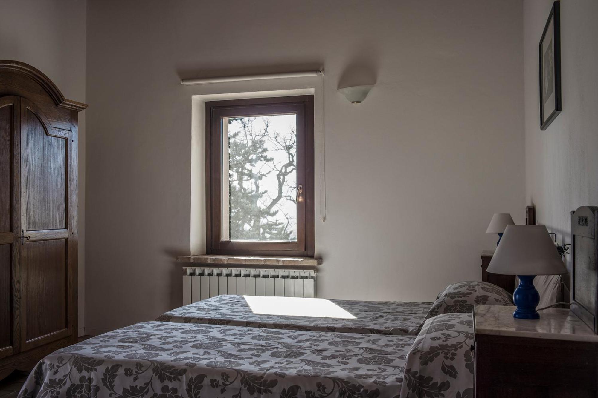 Agriturismo Castelvecchio, Casa Vacanza Con Piscina A Фабриано Экстерьер фото